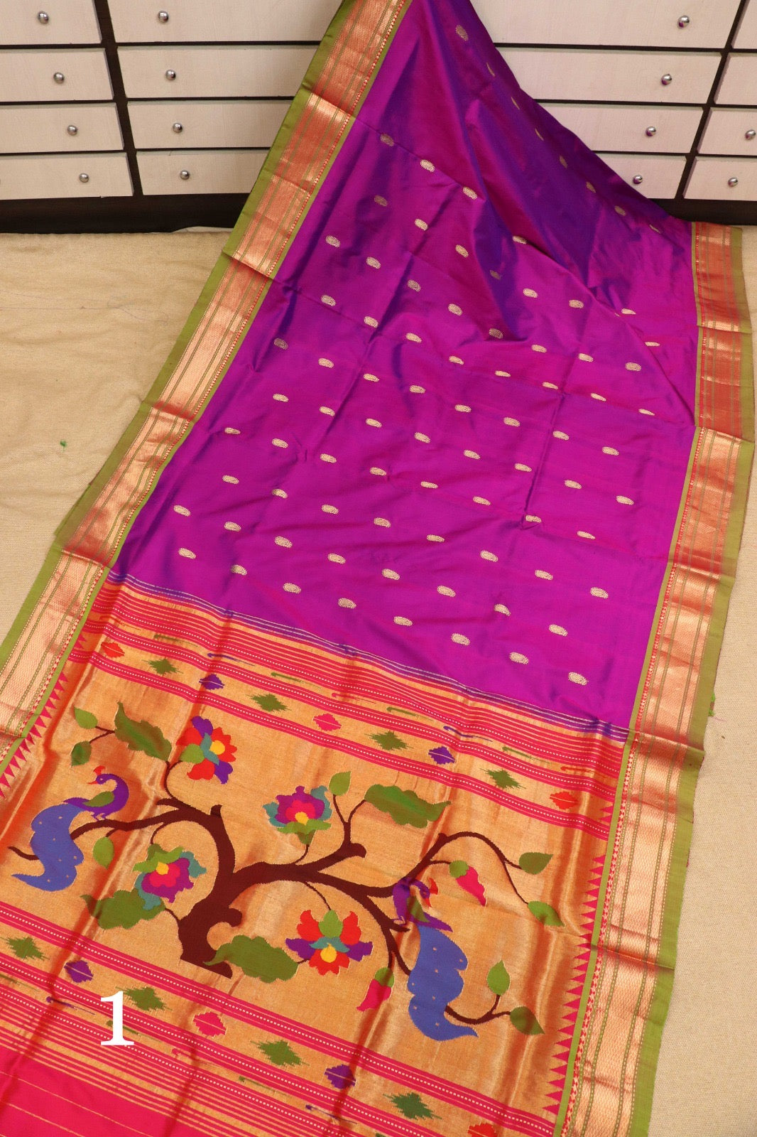 Vanmayuri Narali Paithani