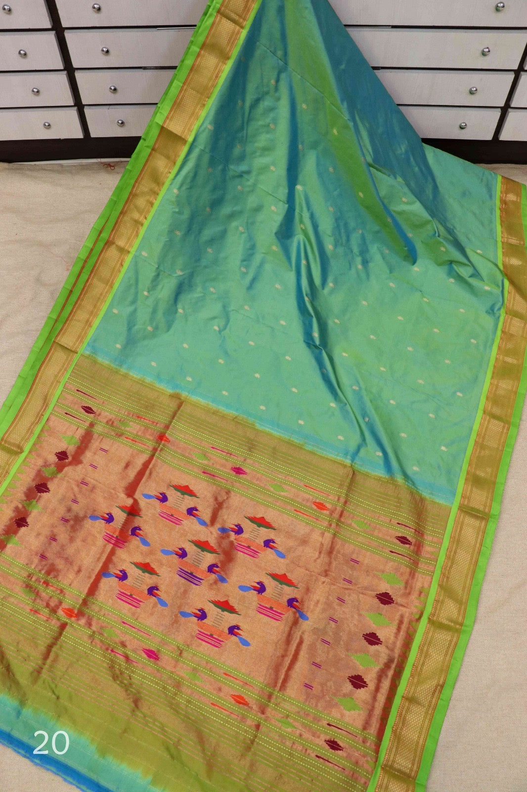 Manjari Narali Paithani